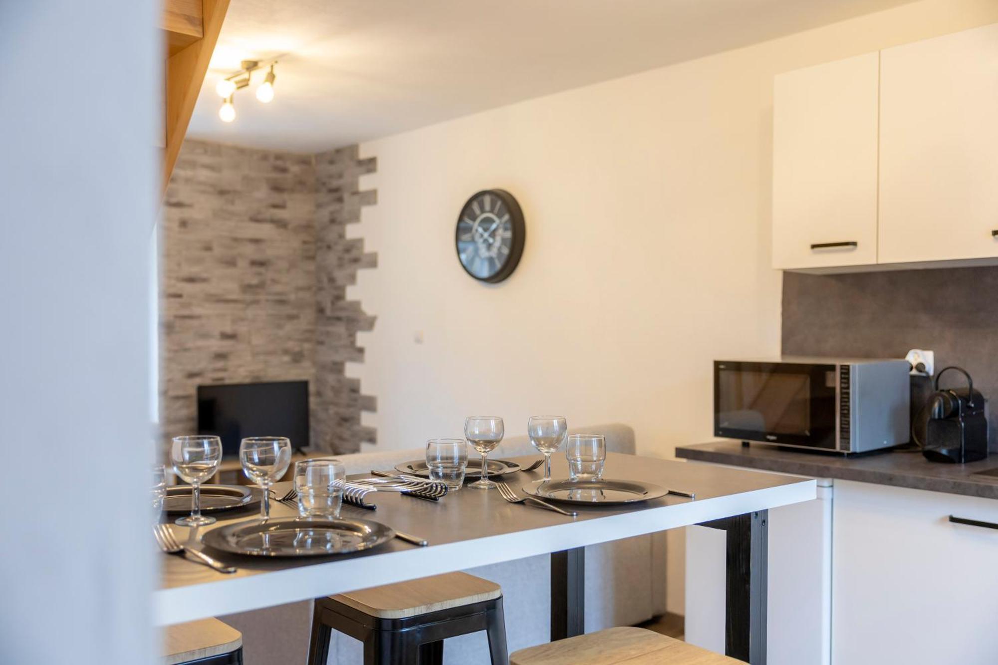 T2 Contemporain Idealement Situe Briancon  Bagian luar foto